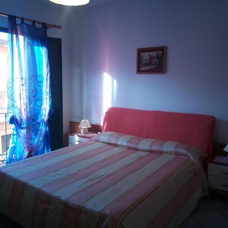 Sa Domu Sarda Casa Vacanza พิสซินาส ภายนอก รูปภาพ