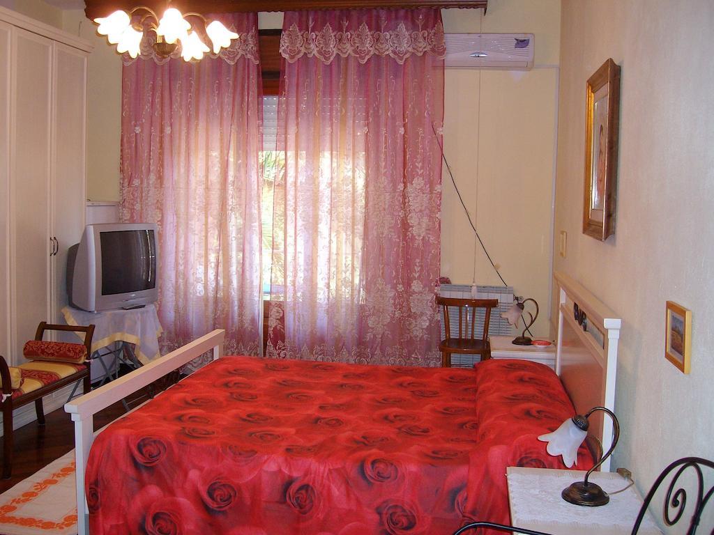 Sa Domu Sarda Casa Vacanza พิสซินาส ห้อง รูปภาพ