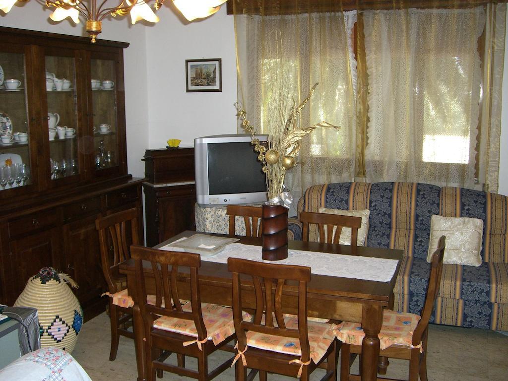 Sa Domu Sarda Casa Vacanza พิสซินาส ภายนอก รูปภาพ