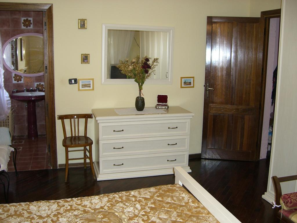 Sa Domu Sarda Casa Vacanza พิสซินาส ภายนอก รูปภาพ