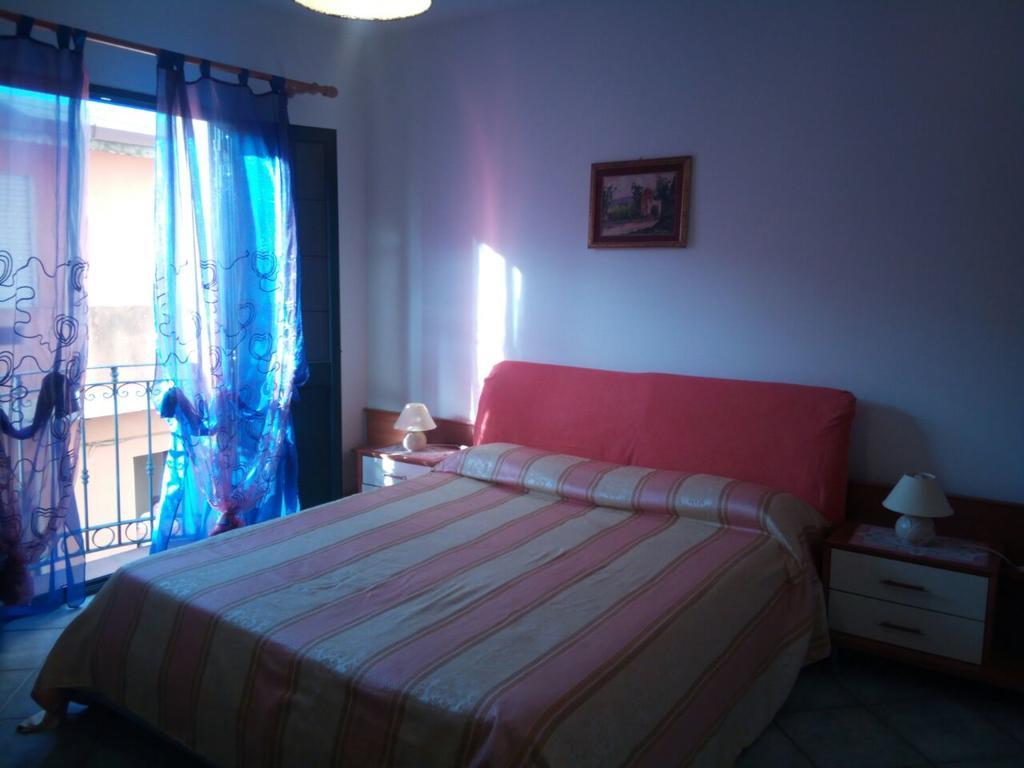 Sa Domu Sarda Casa Vacanza พิสซินาส ภายนอก รูปภาพ
